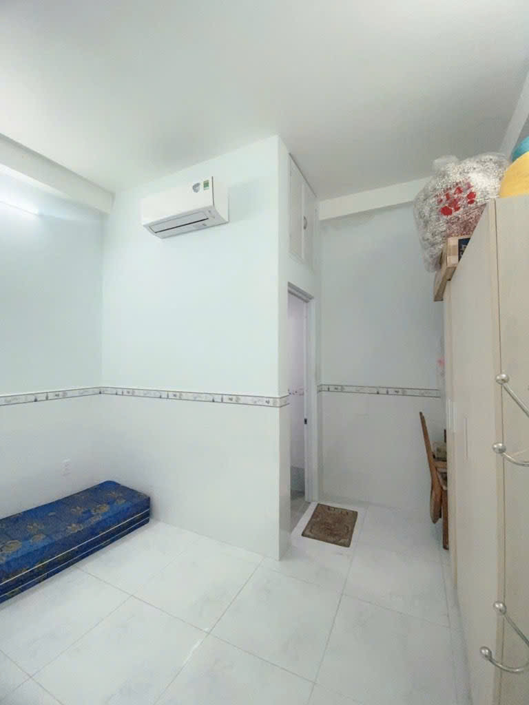 BÁN NHÀ 3 TẦNG, 80m2 – HẺM XE HƠI THÔNG – LINH TÂY